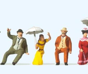Sitzende Figuren (zu Kutsche)