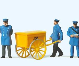 Postbeamte. Um 1900