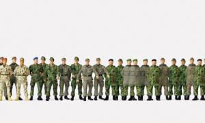 Soldaten, gehend und stehend.