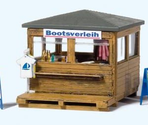 Kiosk mit Bootsverleih. Bausa