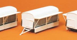 Käfigwagen ohne Beschriftung.