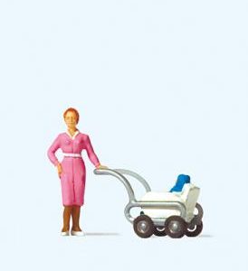 Frau mit Kinderwagen