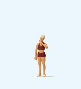 Frau mit Eis