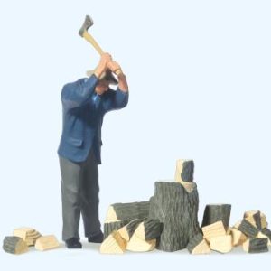Bauer, Holz hackend