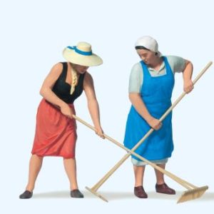 Bäuerinnen bei der Heuernte