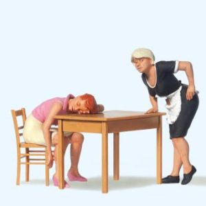 Schlafender Gast, Kellnerin