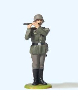 Musiker stehend, mit Querpfei