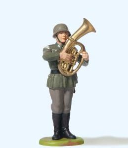 Musiker stehend, mit Tenorhor