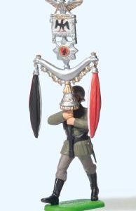 Schellenbaumträger im Marsch