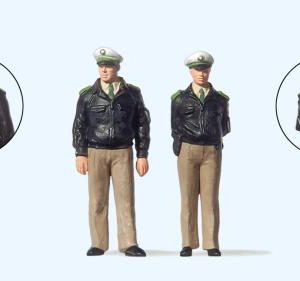 Polizisten stehend. Grüne Uni